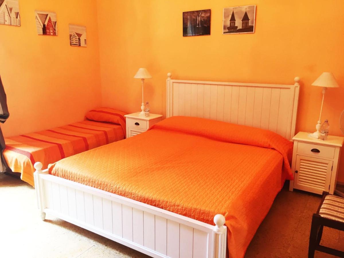 B&B A Due Passi Dal Mare 쉴라 외부 사진